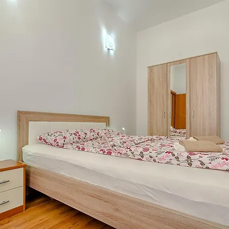 Apartment Zora & Natale Pula Extérieur photo