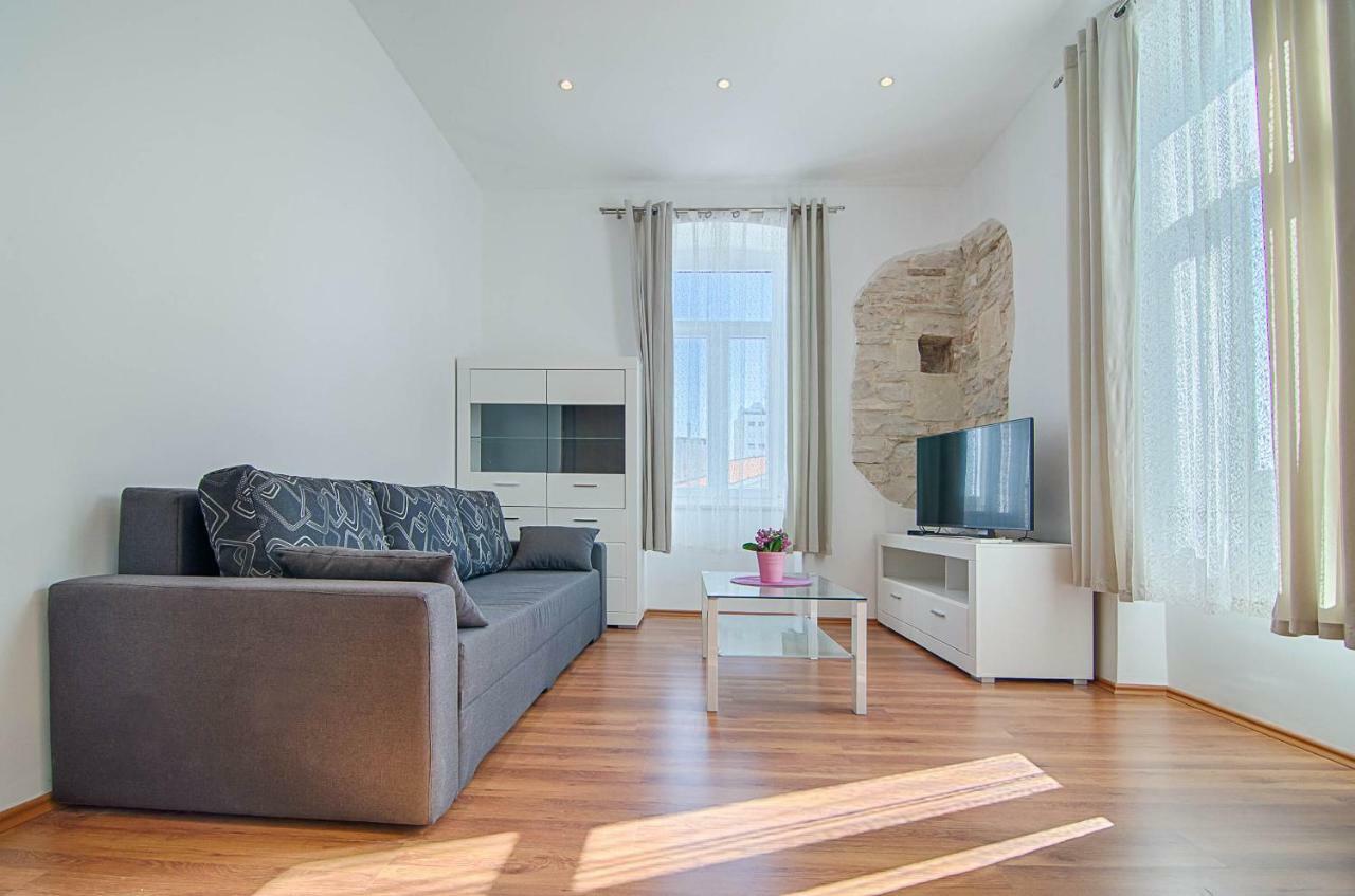 Zora & Natale Apartment